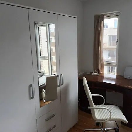 Fully Equipped Apartment, 15 Min To Downtown Leilighet *