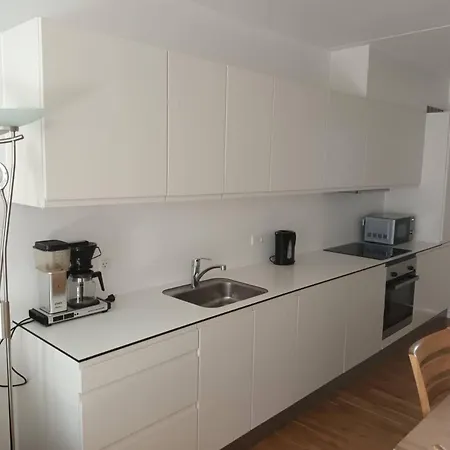 Fully Equipped Apartment, 15 Min To Downtown Leilighet København