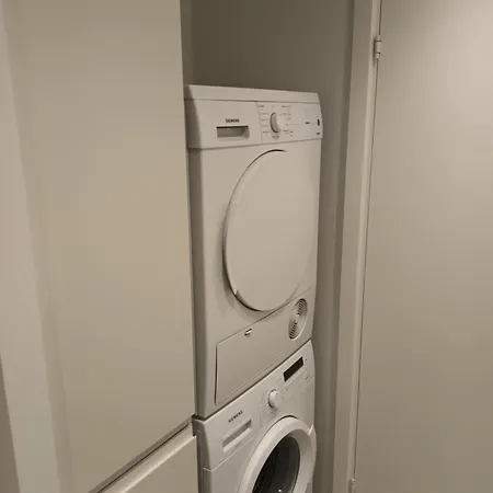 Fully Equipped Apartment, 15 Min To Downtown København